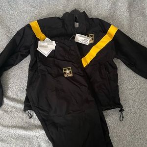 (NWT) U.S Army Physical Fitness Uniform